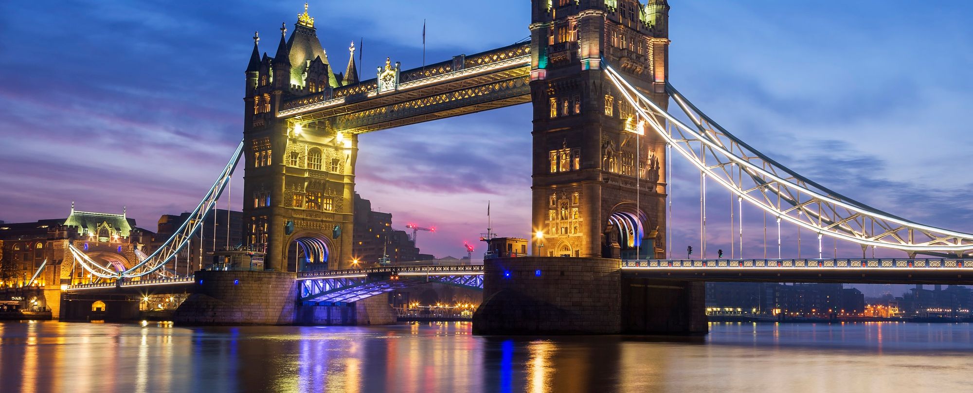 tower bridge of london
